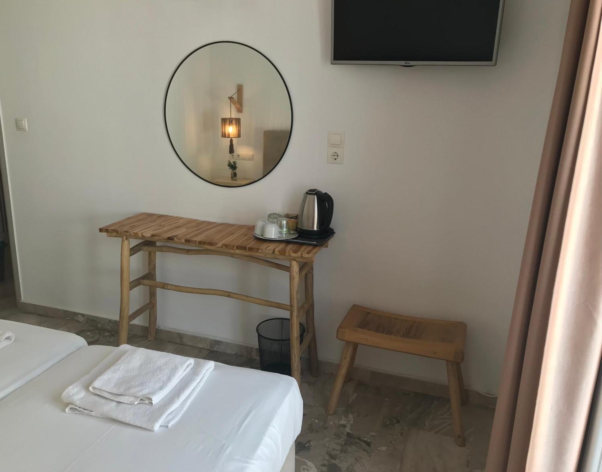 Vassiliki Rooms Páros Exterior foto